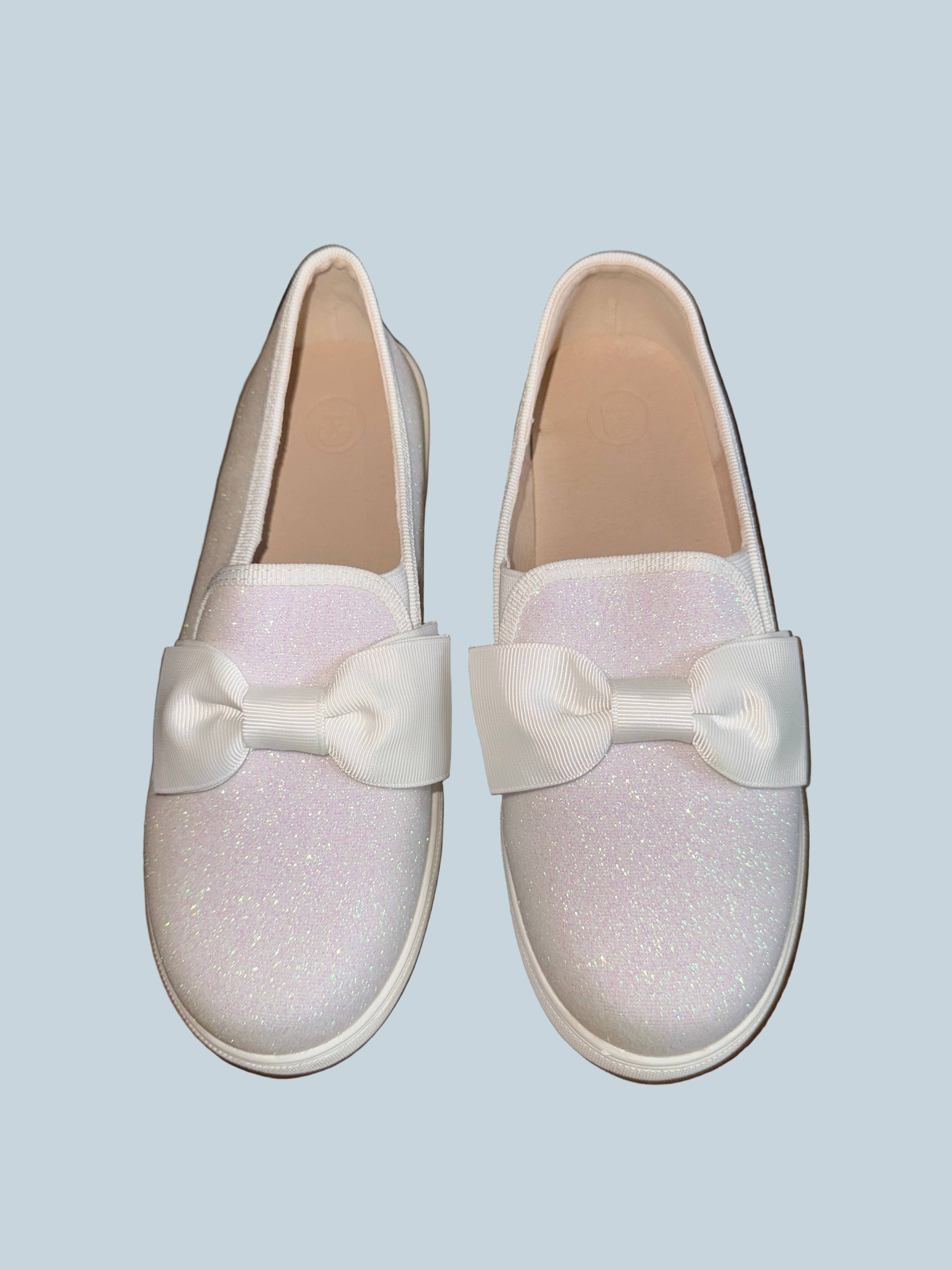 Dadawen Kids Girl Slip-on glitter Shoe Sneakers. Like New. Size 34