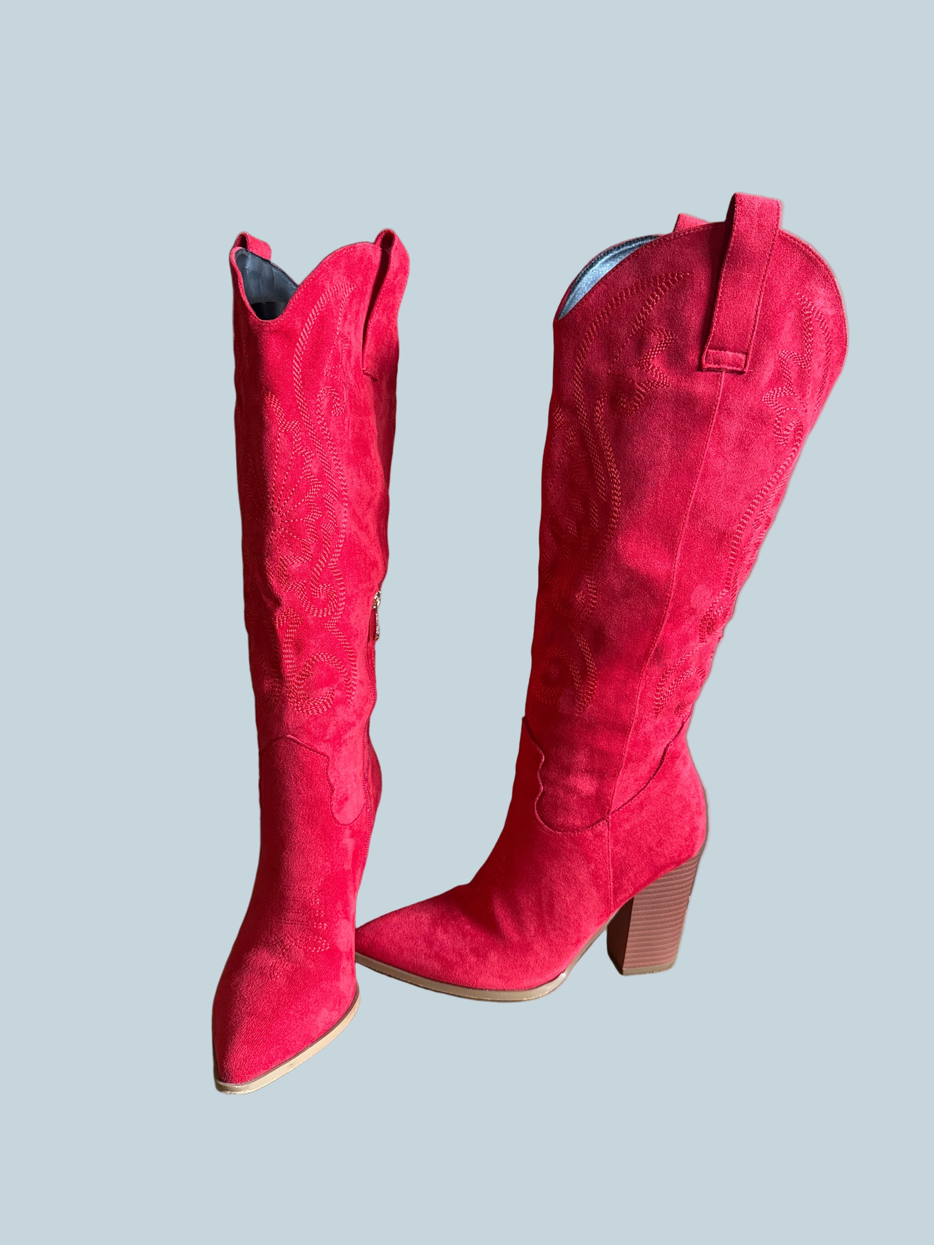 Women Knee High Cowboy Boot. Secondhand. Size 7