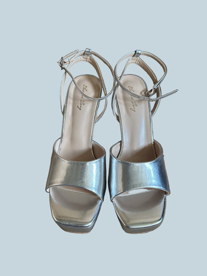 Elisabet Tang Women High Heeled Sandals Shoe. Secondhand. Size 8