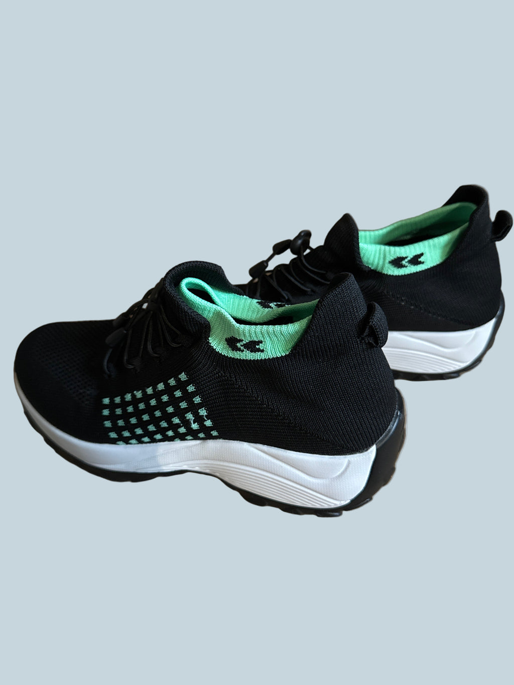 Stunahome Women Walking Shoe Sneakers. Like New. Size 41