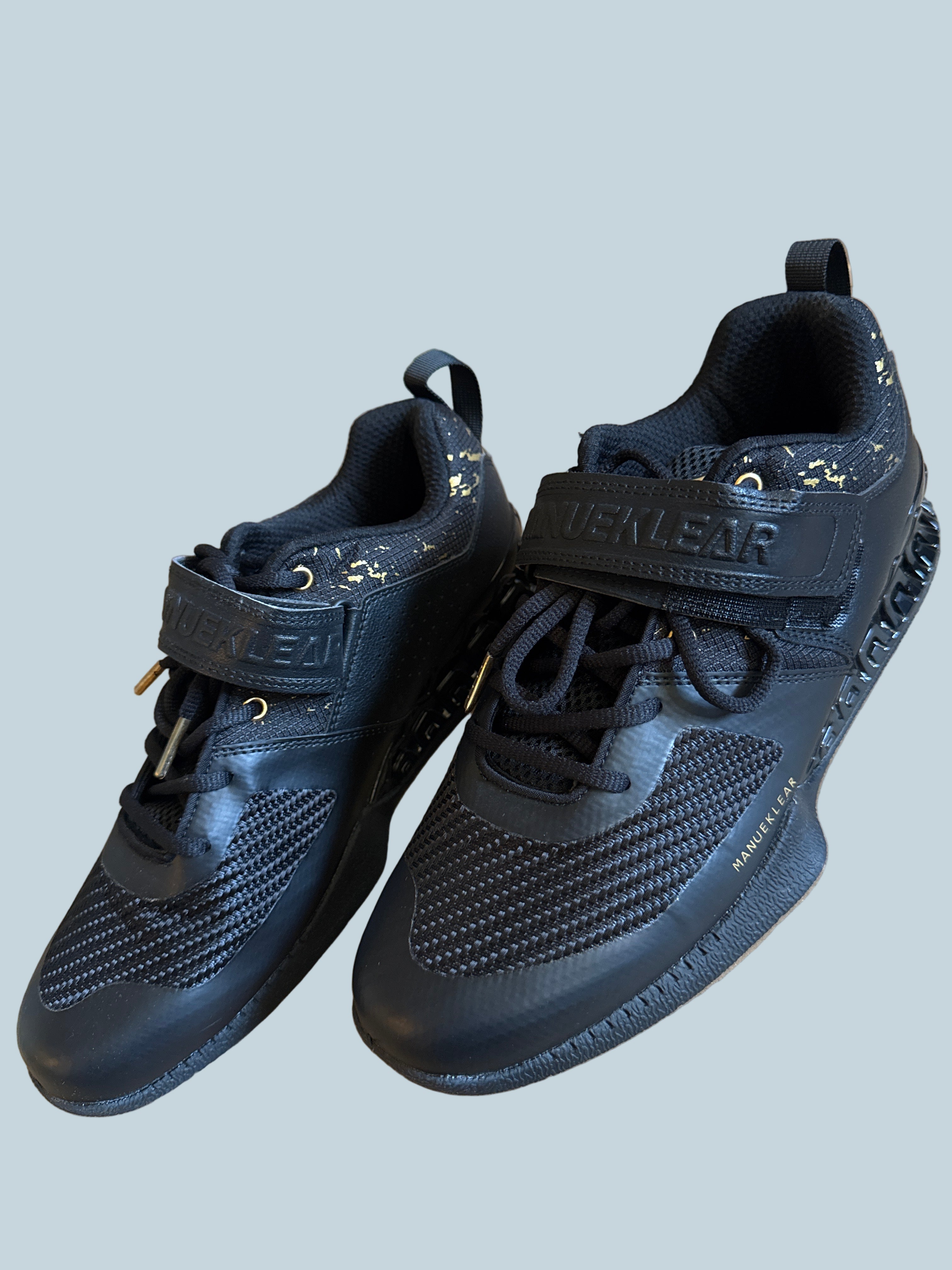 ManueKlear Men Women Fashion Shoe Sneakers. Like New. Size 11