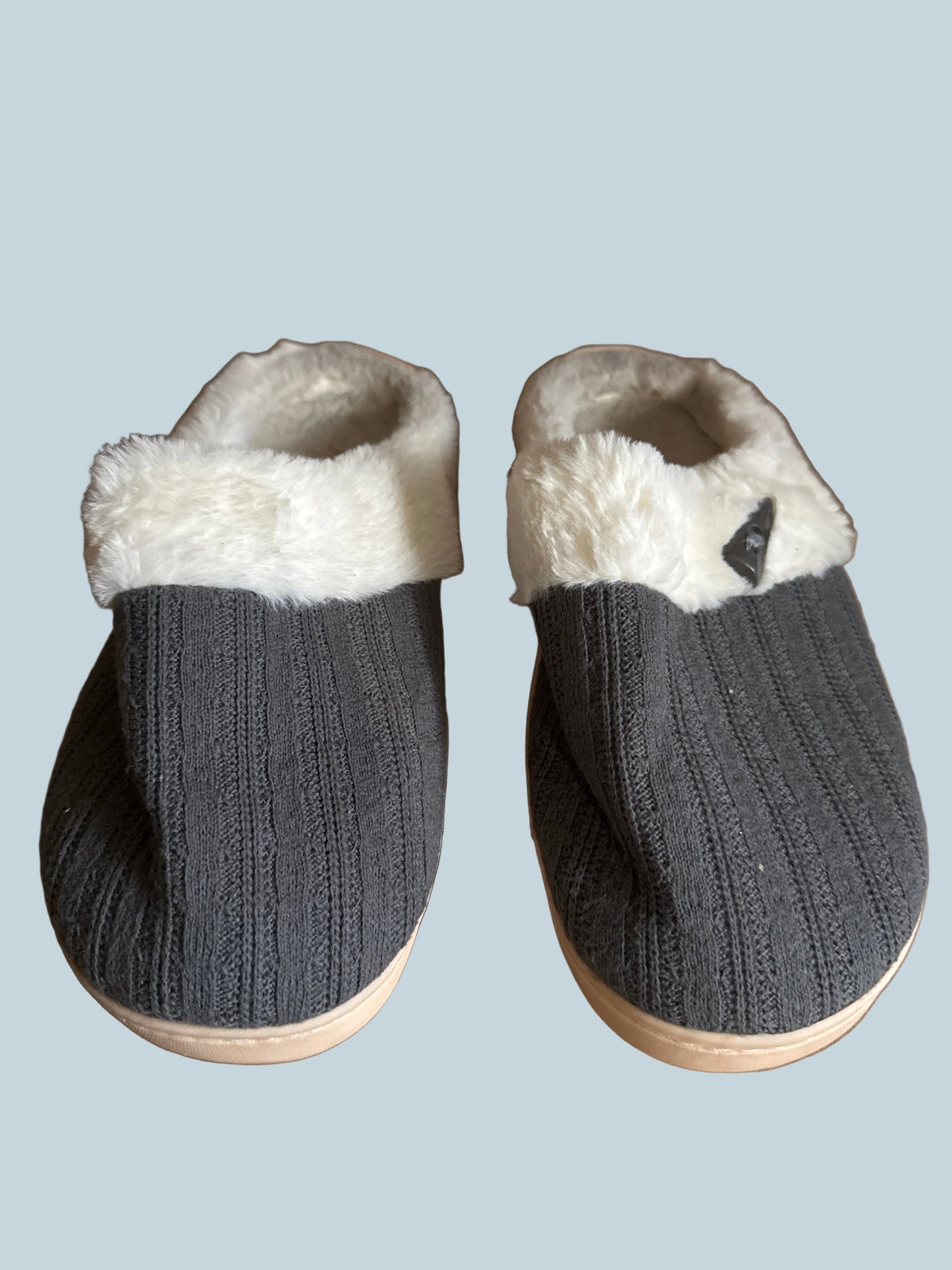 Women Slipon Shoe Slippers. Secondhand. Size 9