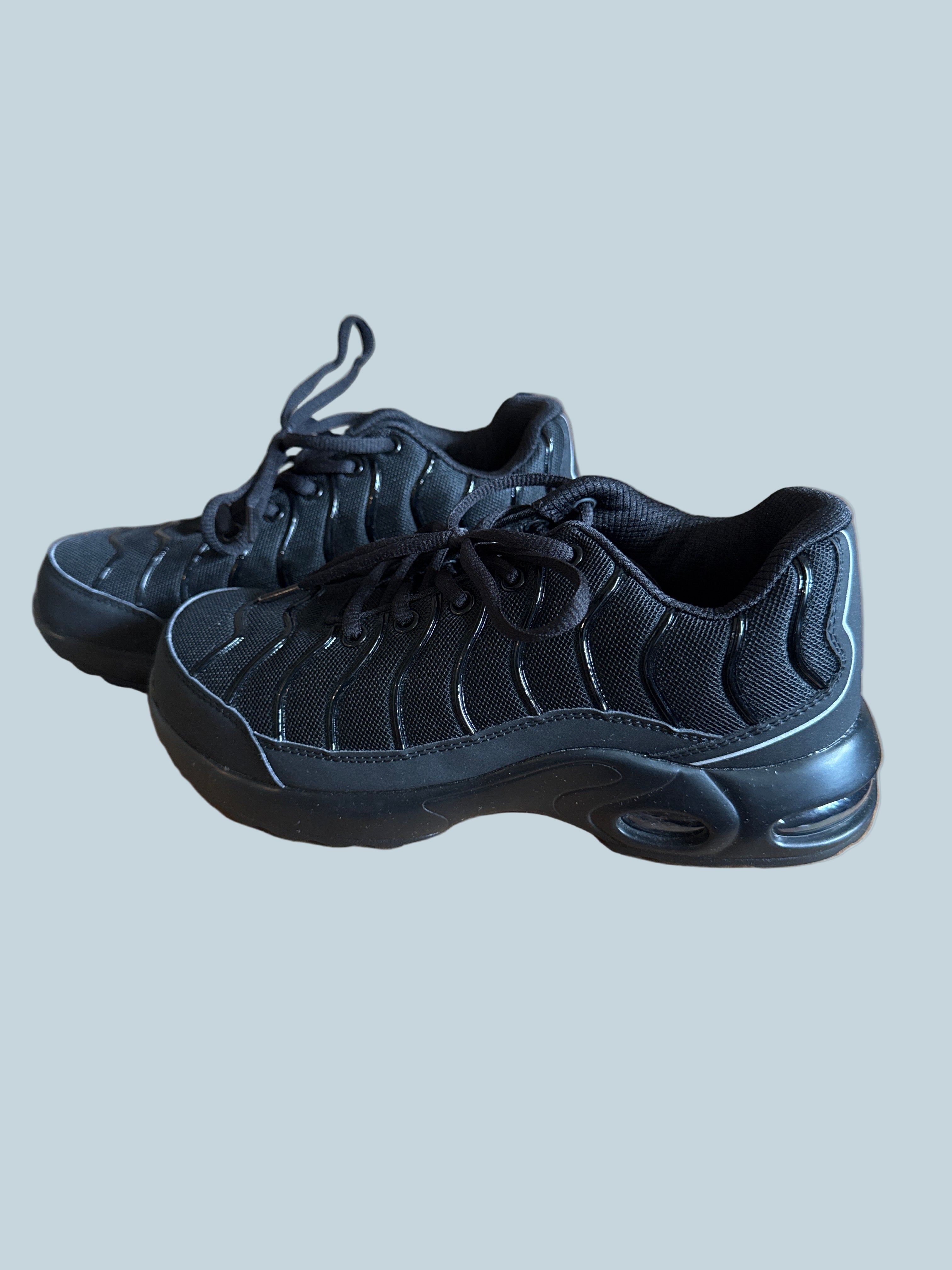 Larmmern Men Women Safety works Shoe Sneakers. Like New. Kids Size 5