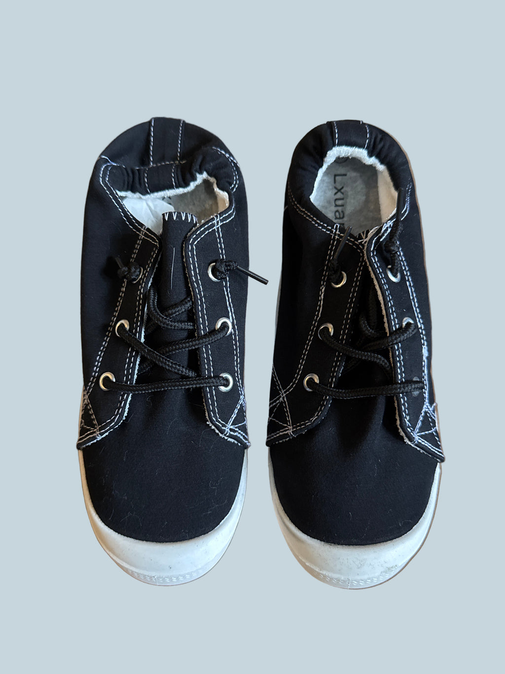 Lxuan Men Women Slipon Shoe Canvas. Like New. Size 8