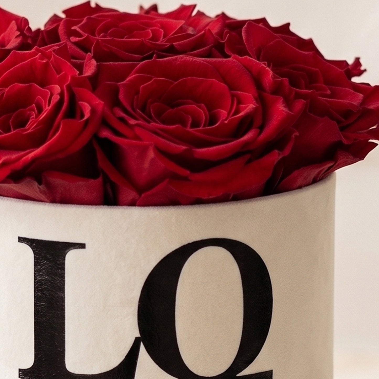 Basic White Box | Love Edition | Red Roses