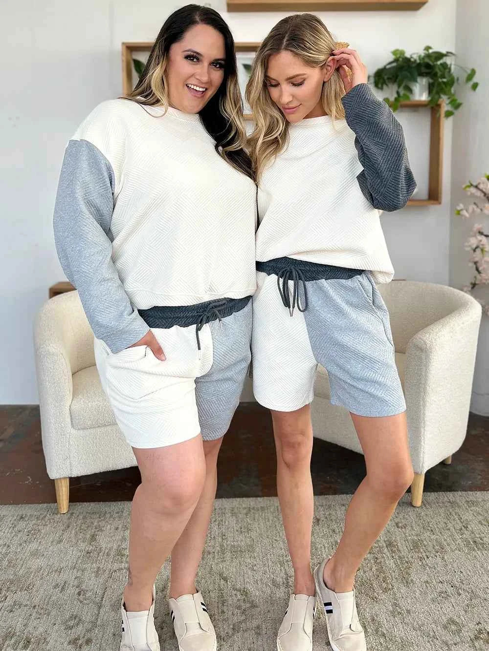Contrast Chic: Pocketed Two-Piece Shoulder Set